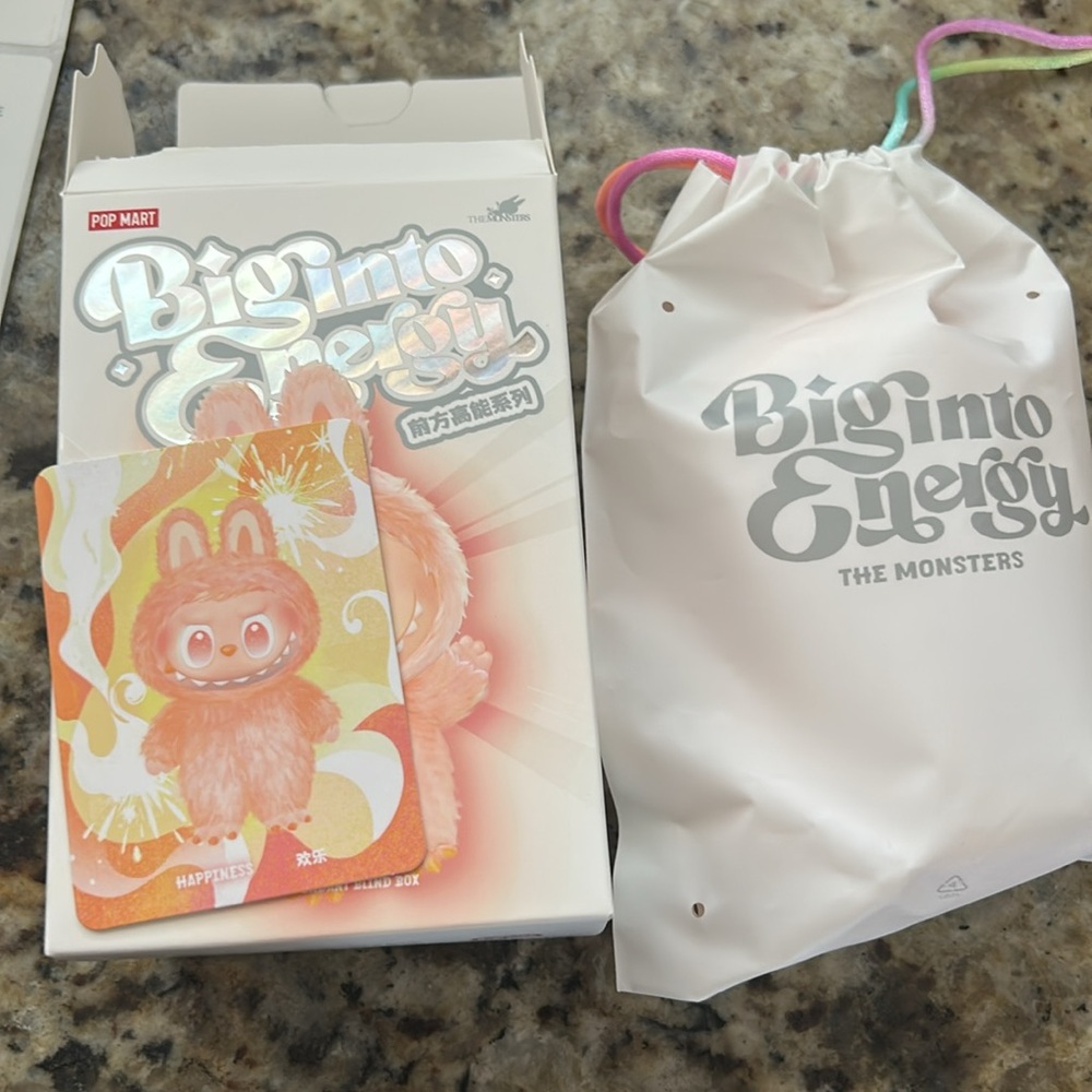 Authentic Pop Mart Big Into Energy Labubu - Happiness - Picture 5 of 5